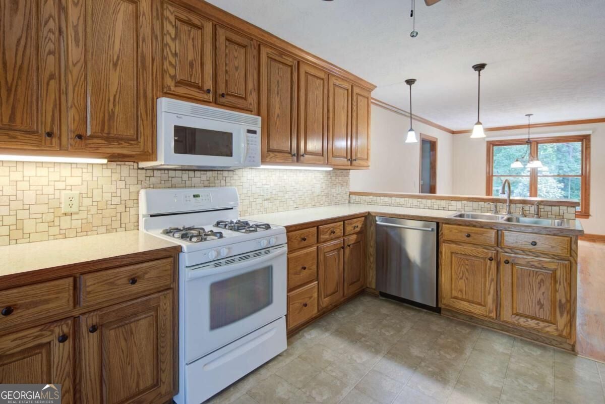 111 Henderson Lake DR