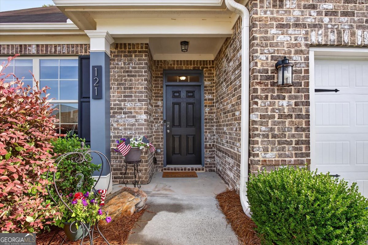 121 Rolling Hills PL