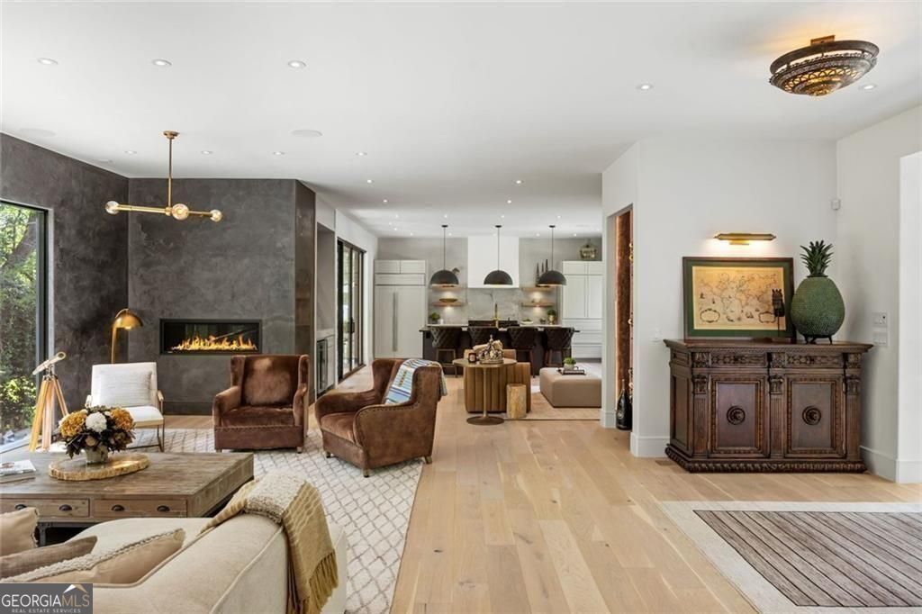 17 Interlochen Drive DR NE