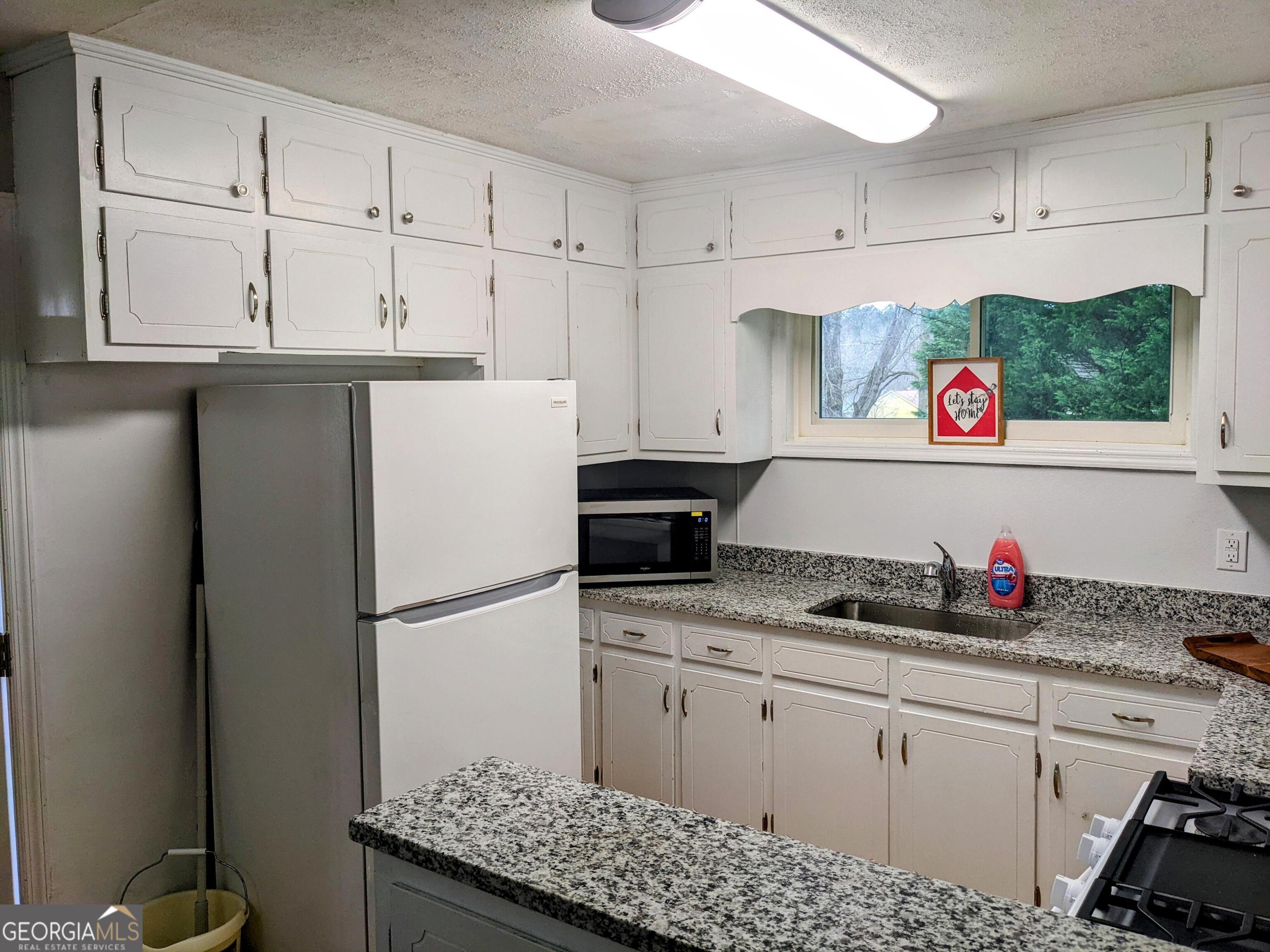 67 Sprayberry RD