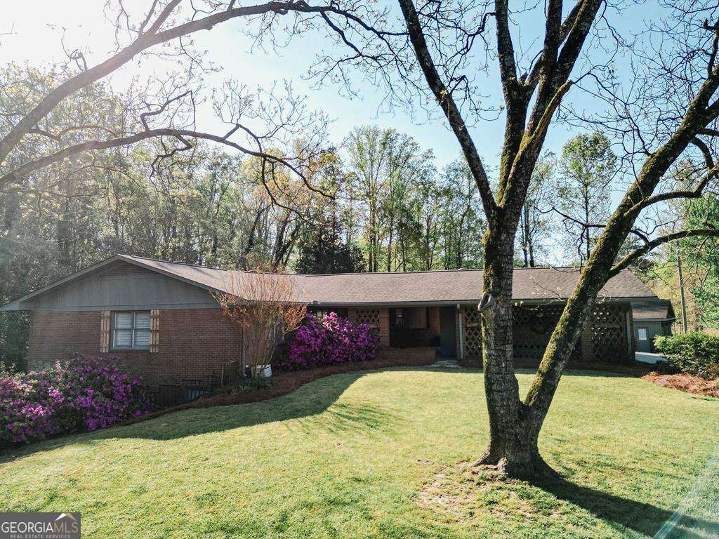 Photo of 190 Fairlawn Drive, Carrollton, GA 30117 (MLS # 10724703)