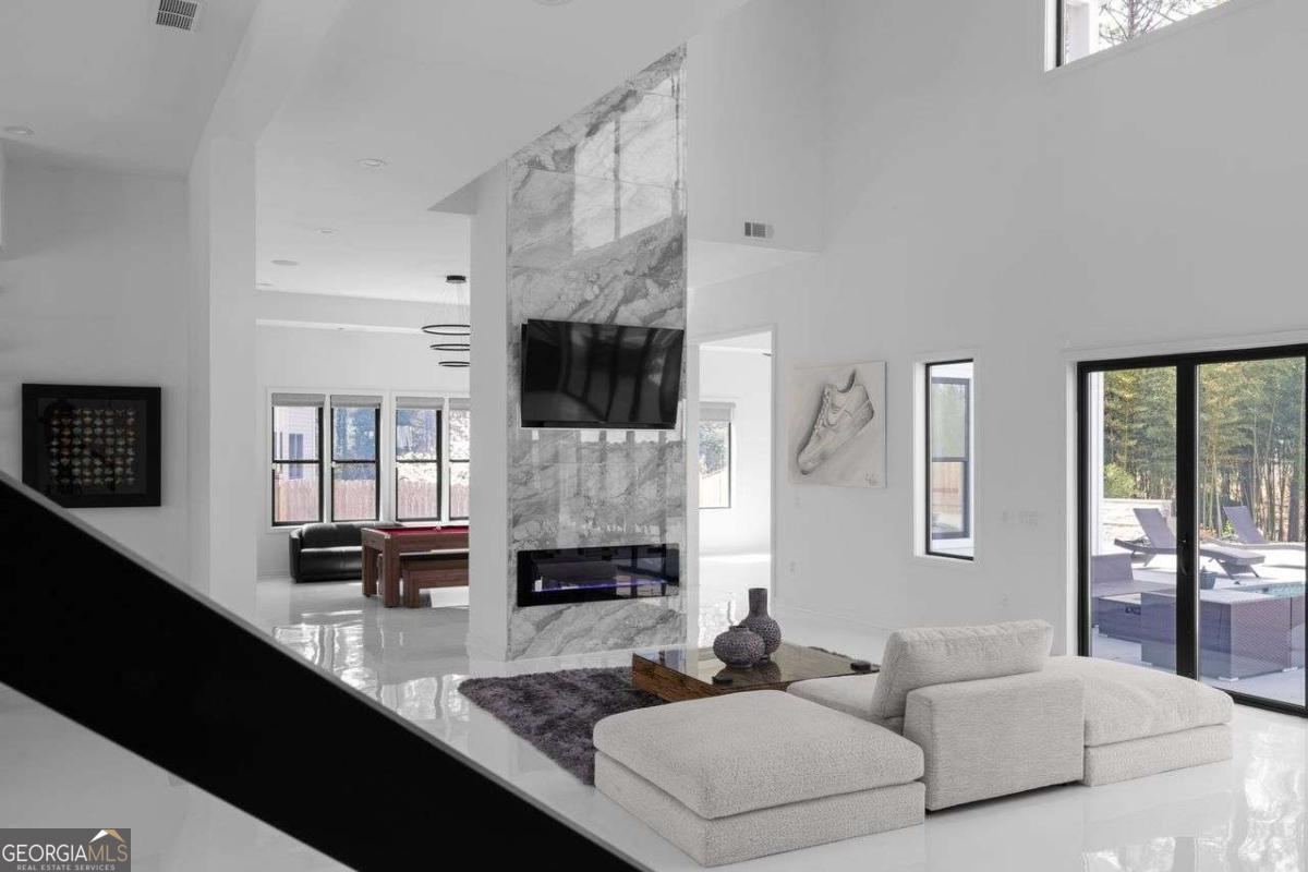 Oakhill Manor - Residential
