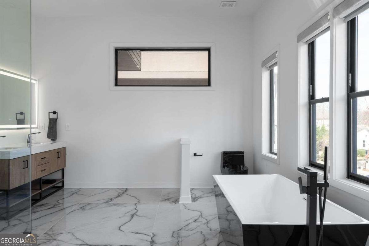 Oakhill Manor - Residential