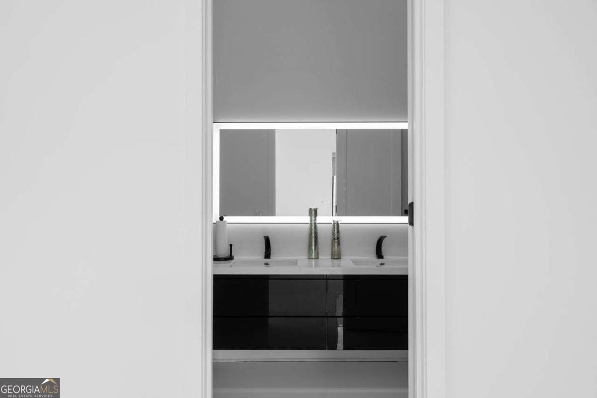 Oakhill Manor - Residential