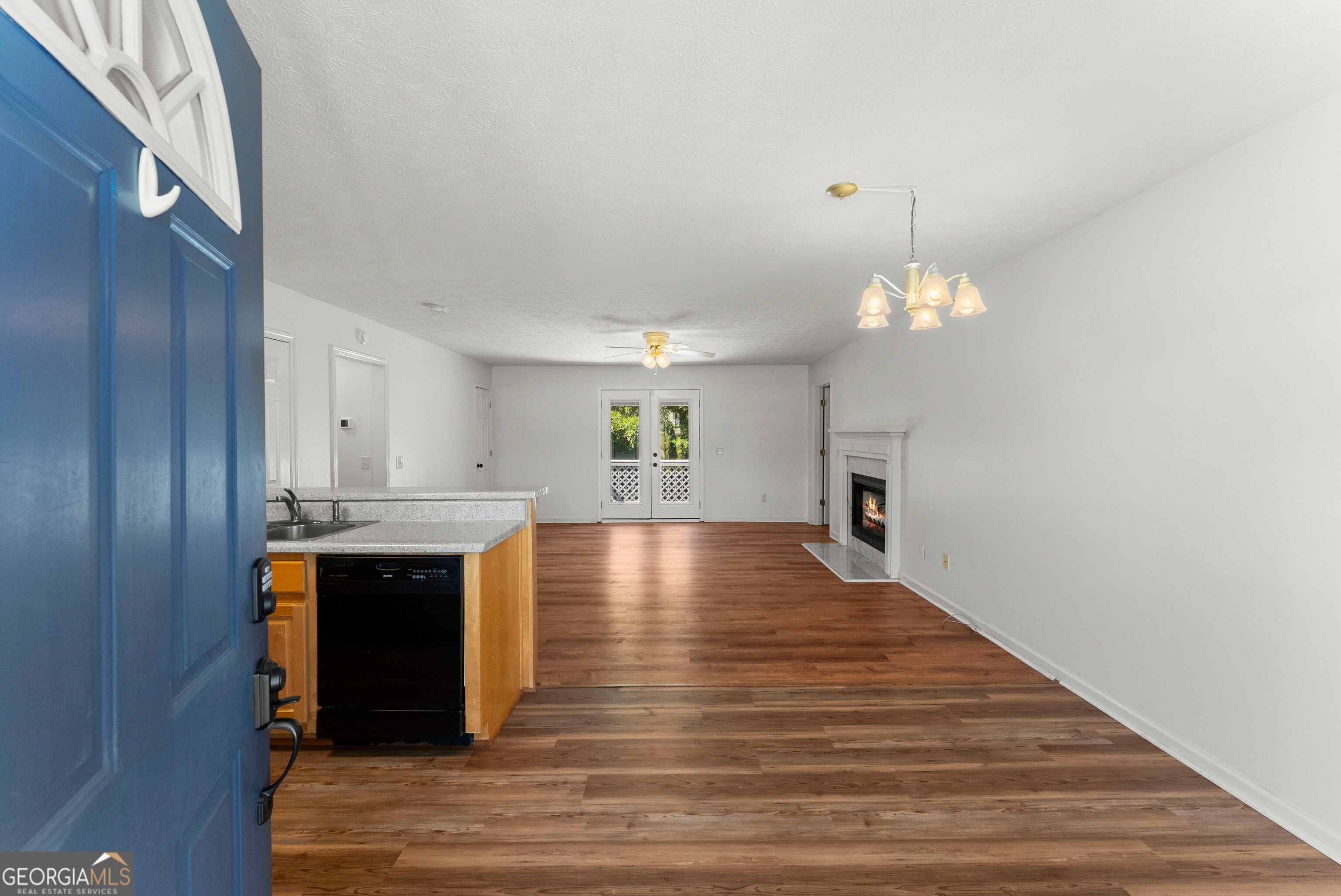 313 Hawthorne DR