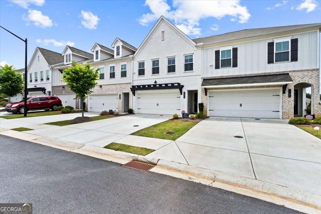 Photo of 1124 Mornington Way, Marietta, GA 30008 (MLS # 10762491)