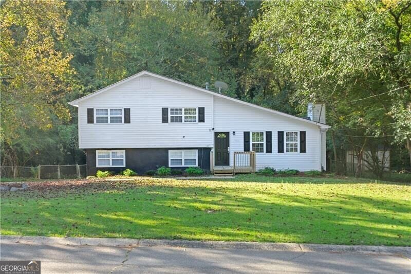 Photo of 125 Meadowcliff Circle, Carrollton, GA 30116 (MLS # 10876593)