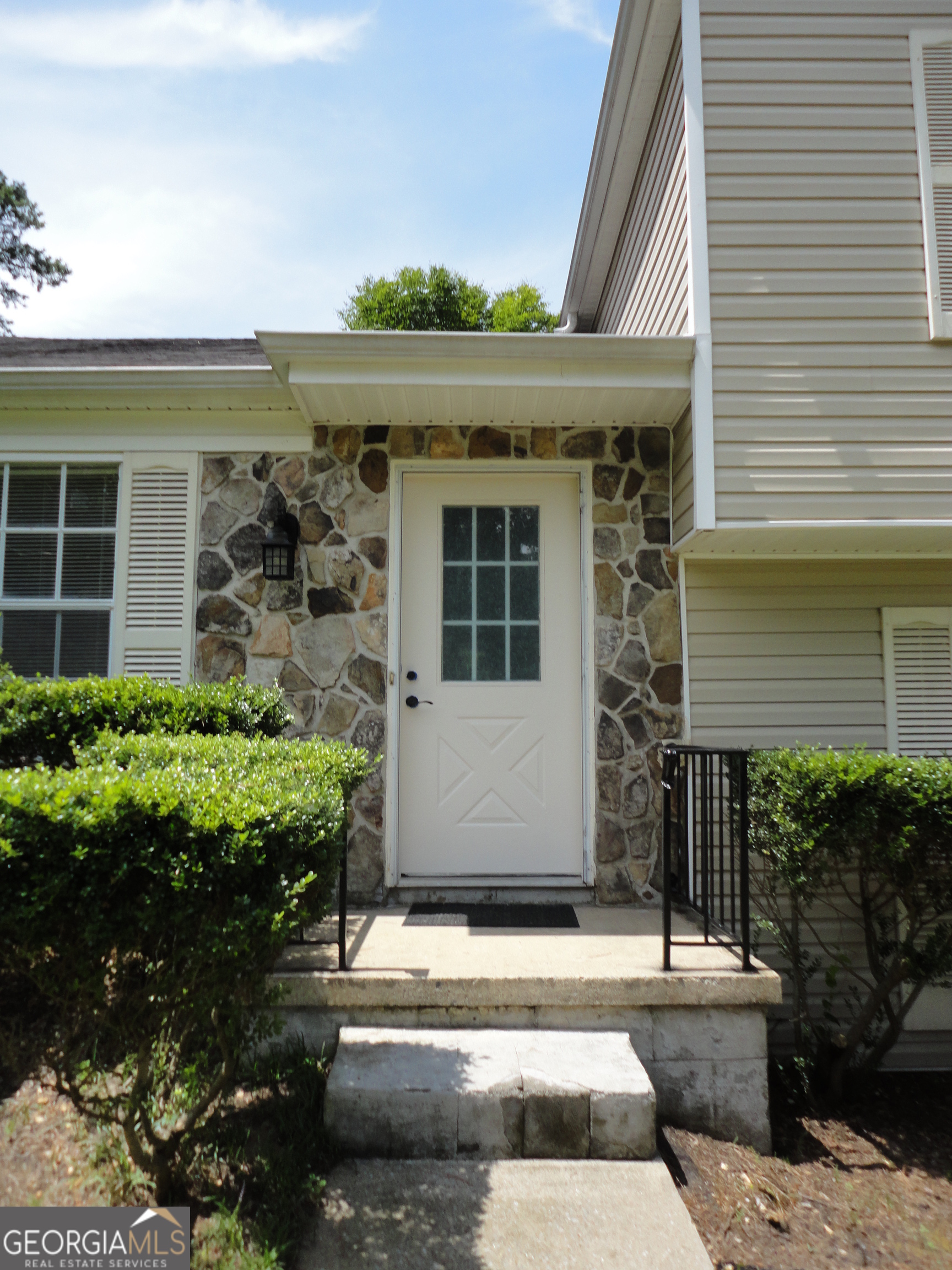 Alpharetta, Georgia 30022, United States, 3 Bedrooms Bedrooms, ,2 BathroomsBathrooms,Residential,Active,46068