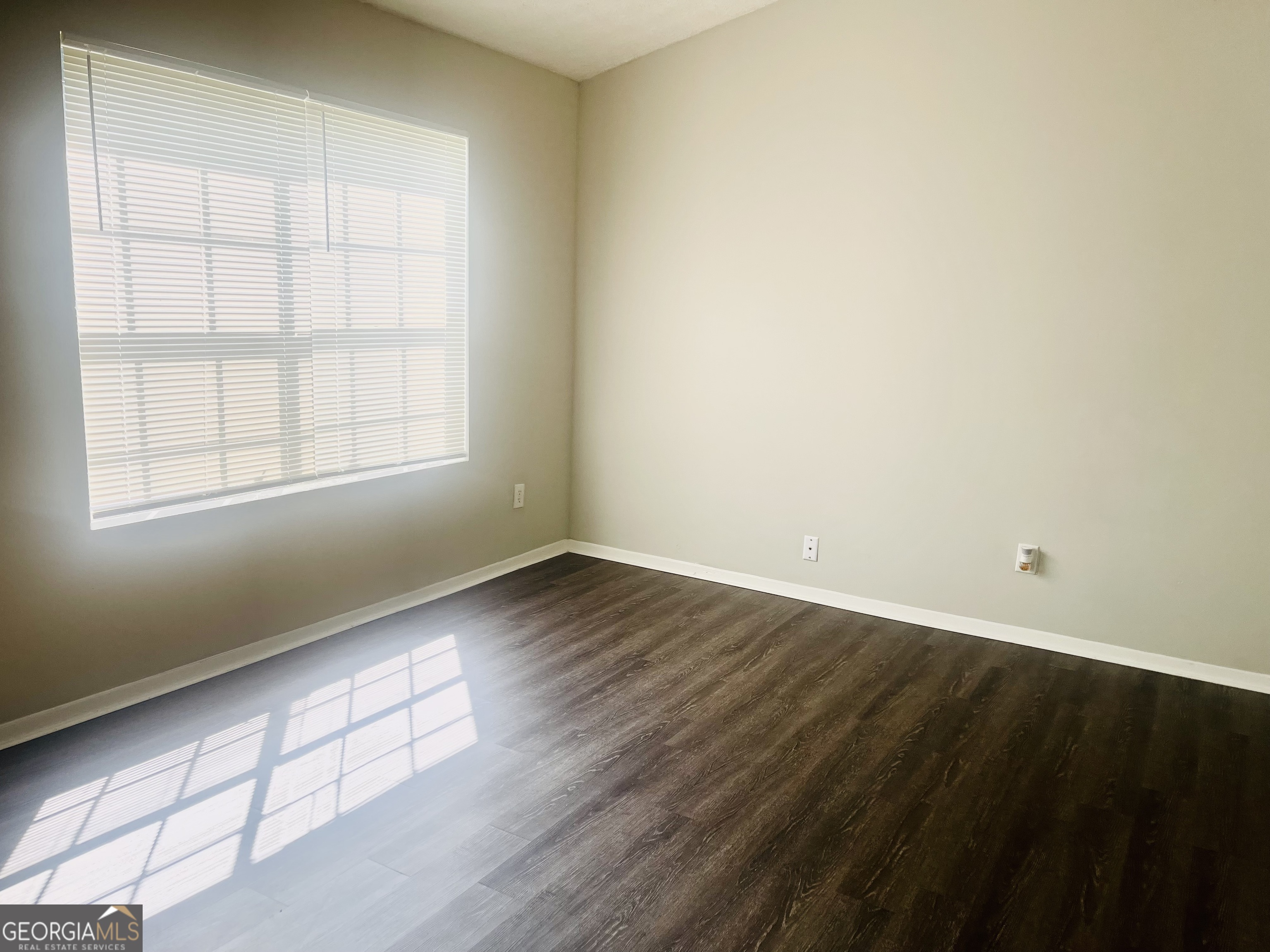 Alpharetta, Georgia 30022, United States, 3 Bedrooms Bedrooms, ,2 BathroomsBathrooms,Residential,Active,46068