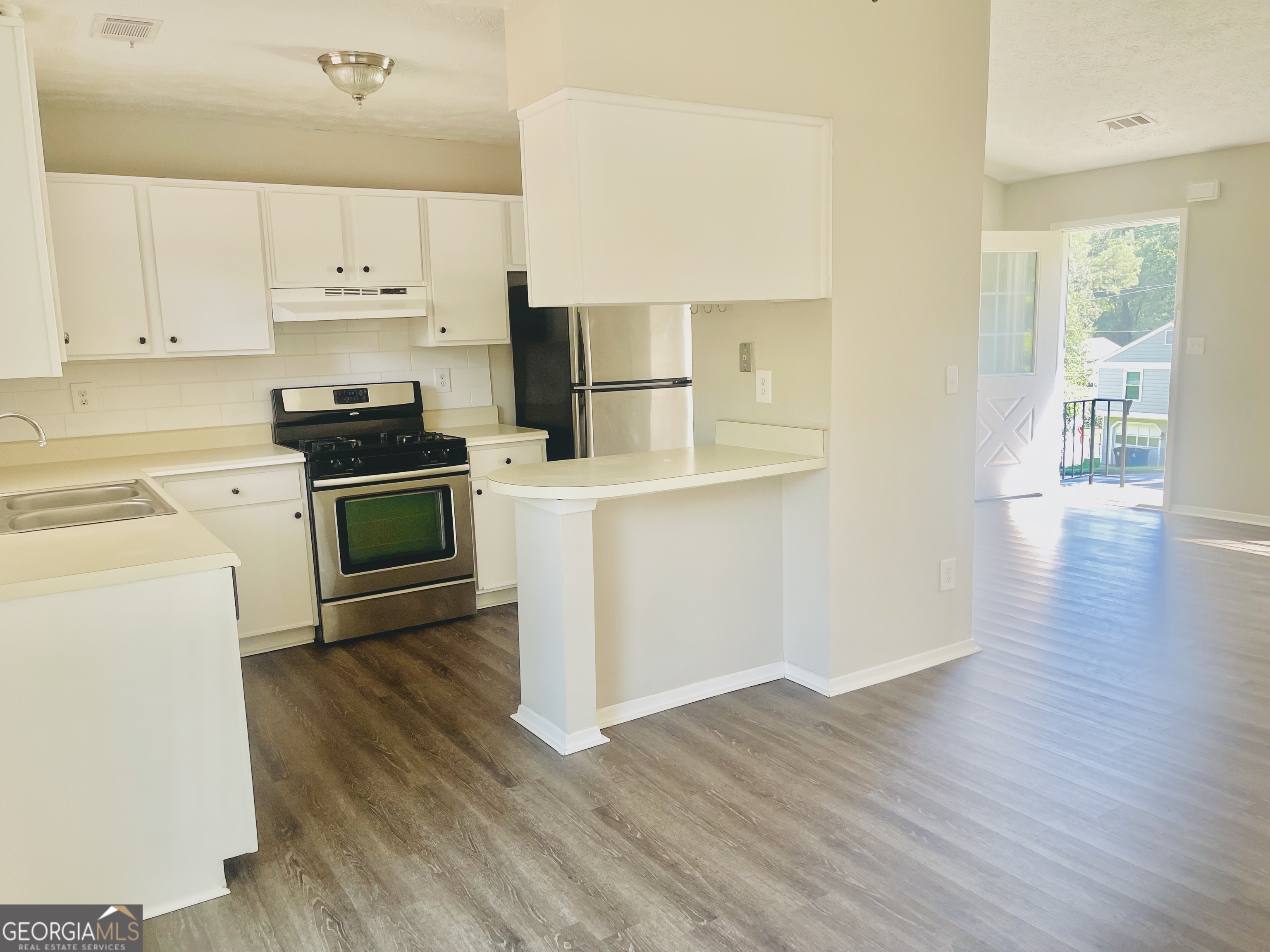 Alpharetta, Georgia 30022, United States, 3 Bedrooms Bedrooms, ,2 BathroomsBathrooms,Residential,Active,46068