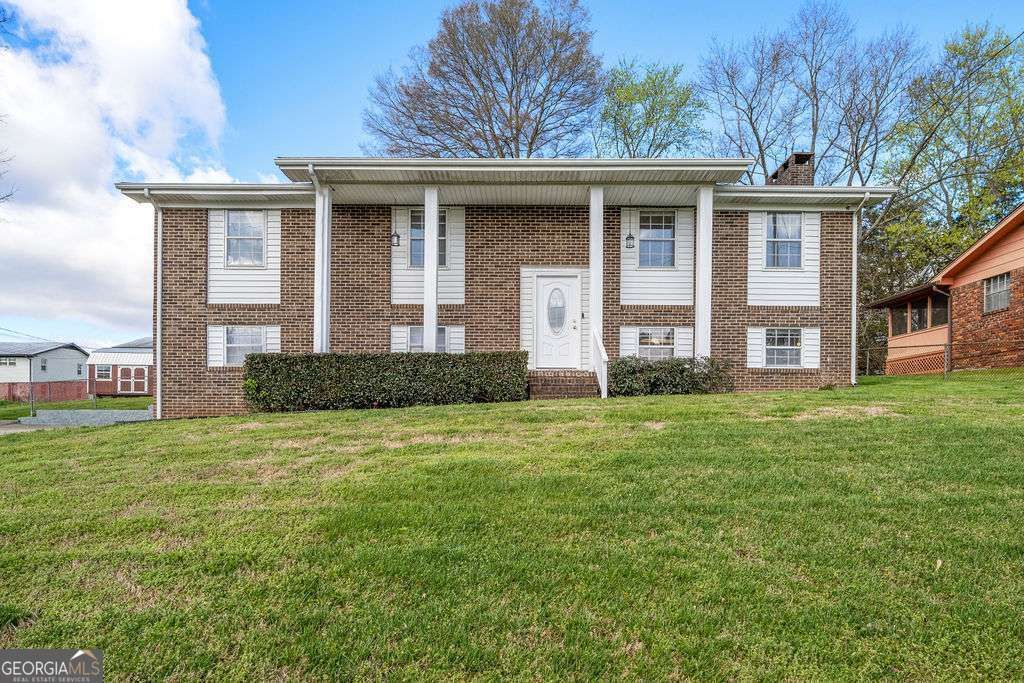 Photo of 111 Edgewood Circle, Fort Oglethorpe, GA 30742 (MLS # 10712937)