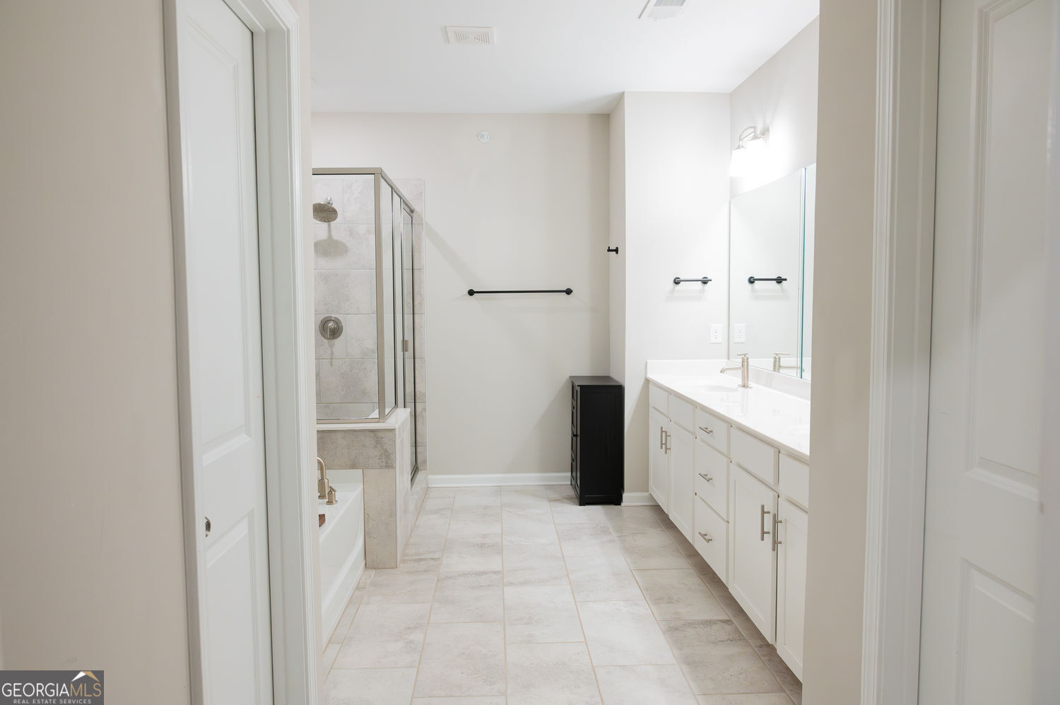 Alpharetta, Georgia 30009, United States, 3 Bedrooms Bedrooms, ,3 BathroomsBathrooms,Residential,Active,220321