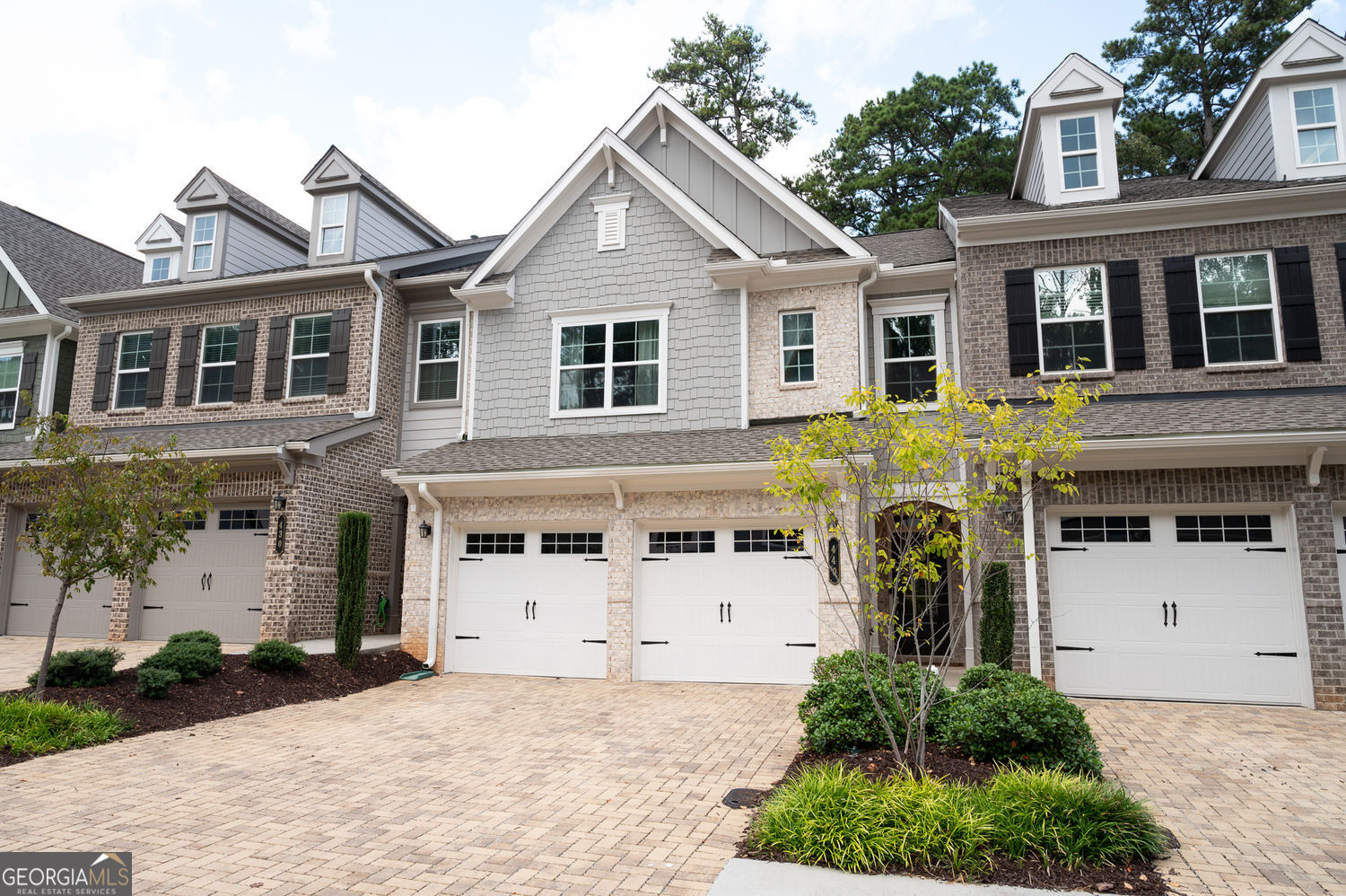 Alpharetta, Georgia 30009, United States, 3 Bedrooms Bedrooms, ,3 BathroomsBathrooms,Residential,Active,220321