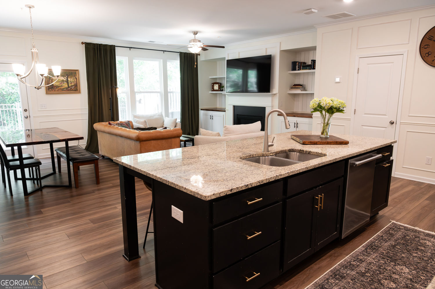 Alpharetta, Georgia 30009, United States, 3 Bedrooms Bedrooms, ,3 BathroomsBathrooms,Residential,Active,220321