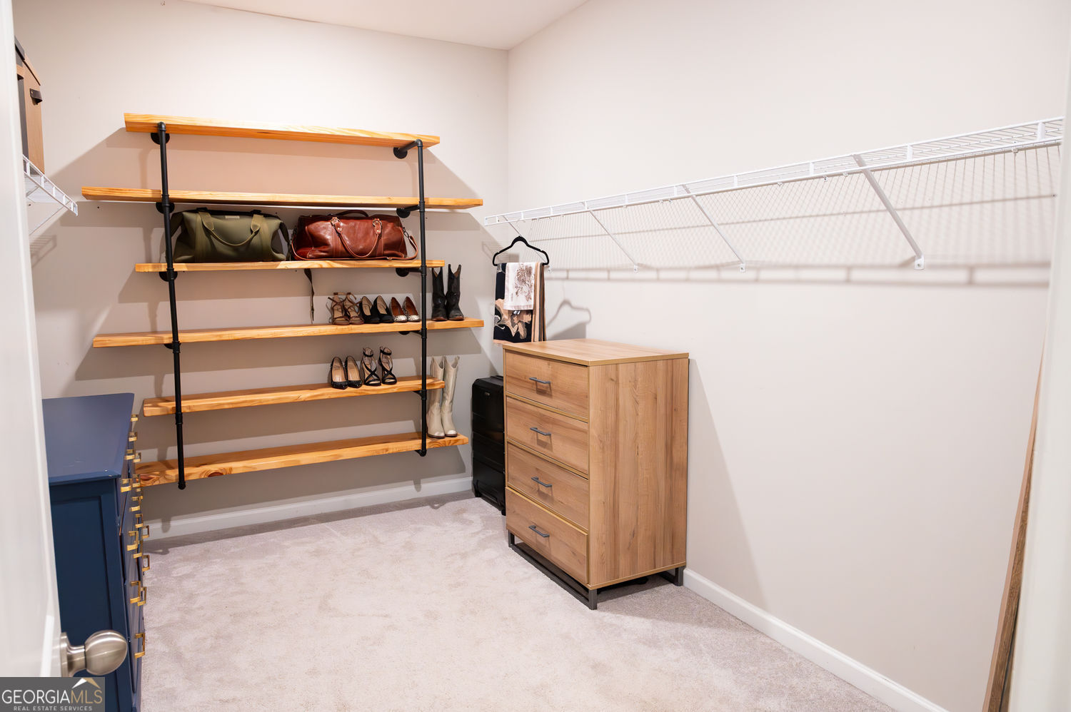 Alpharetta, Georgia 30009, United States, 3 Bedrooms Bedrooms, ,3 BathroomsBathrooms,Residential,Active,220321