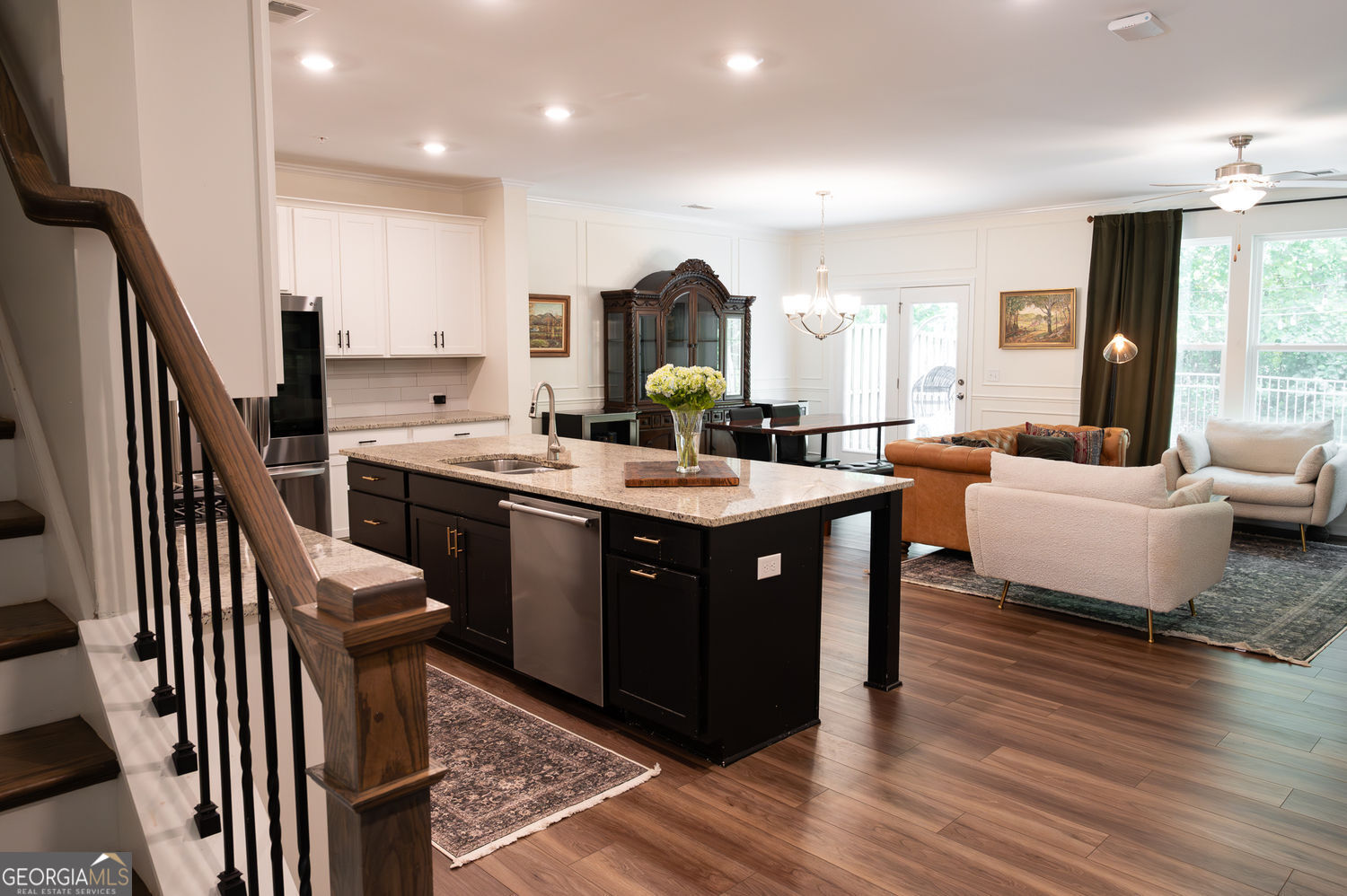 Alpharetta, Georgia 30009, United States, 3 Bedrooms Bedrooms, ,3 BathroomsBathrooms,Residential,Active,220321