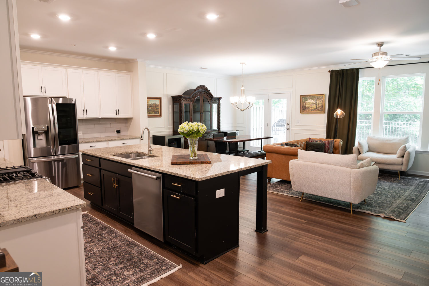 Alpharetta, Georgia 30009, United States, 3 Bedrooms Bedrooms, ,3 BathroomsBathrooms,Residential,Active,220321