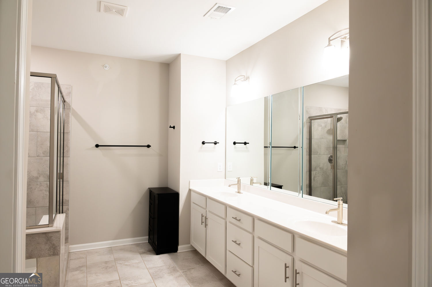 Alpharetta, Georgia 30009, United States, 3 Bedrooms Bedrooms, ,3 BathroomsBathrooms,Residential,Active,220321