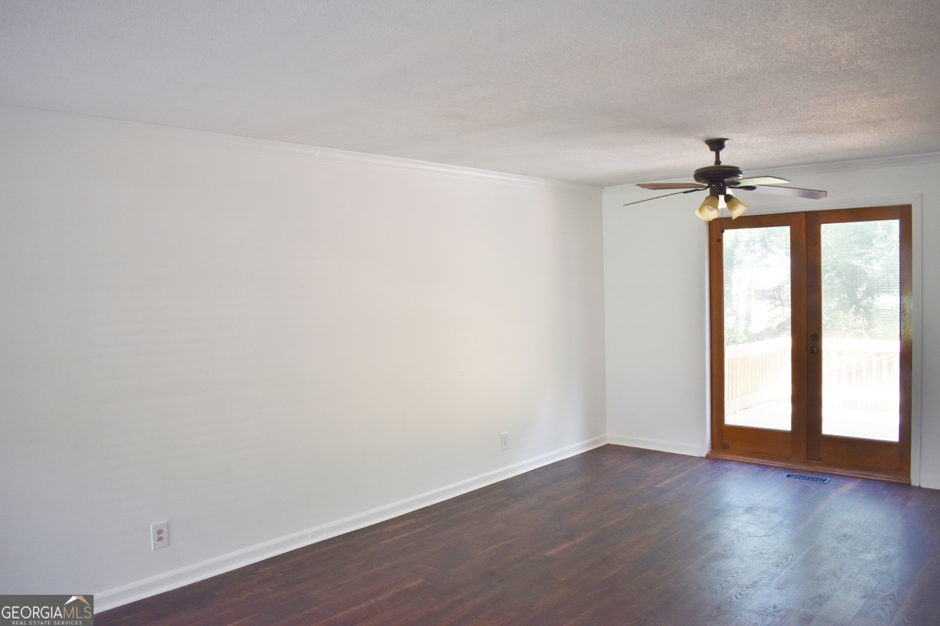 3077 Tiffin CIR