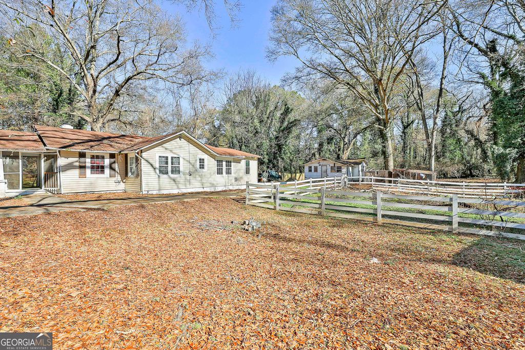 Photo of 66 Howell Drive SW, Atlanta, GA 30331 (MLS # 10664412)