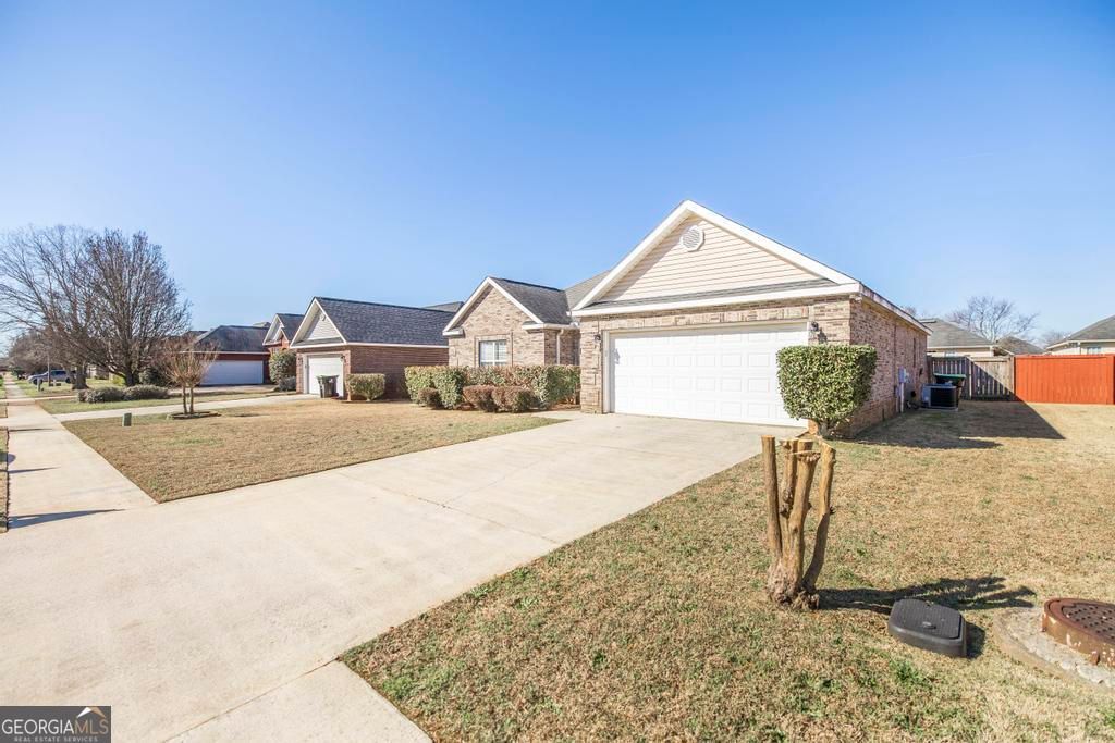 Photo of 118 Manchester Lane, Byron, GA 31008 (MLS # 10697652)