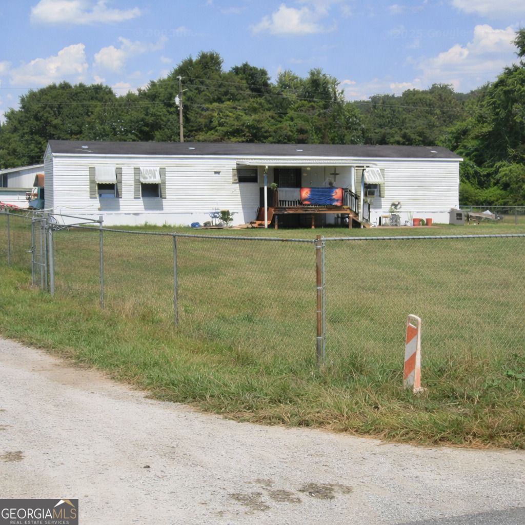 Photo of 213 Highway 3 N, Hampton, GA 30228 (MLS # 10735703)