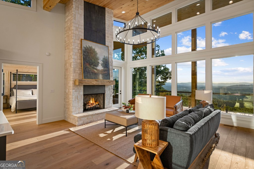 105 Longview TER
