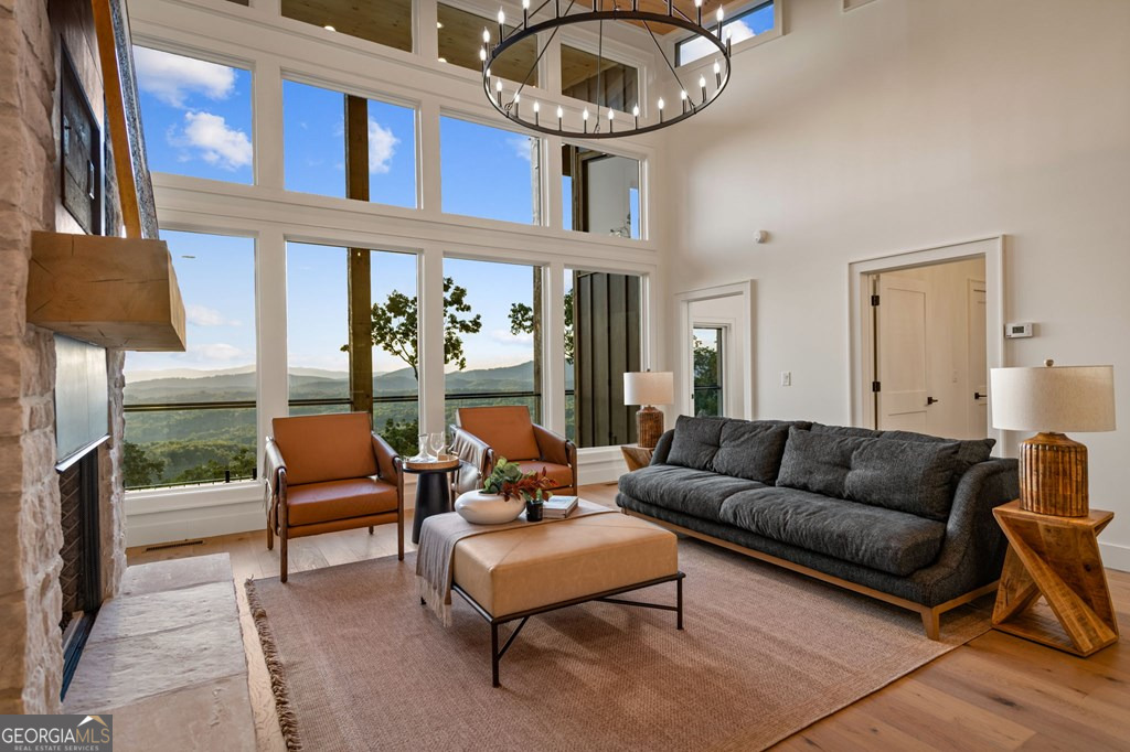 105 Longview TER