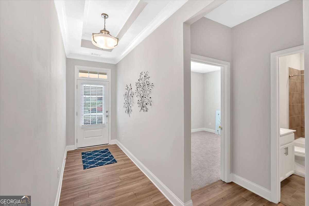 427 BLUFFS VIEW LN