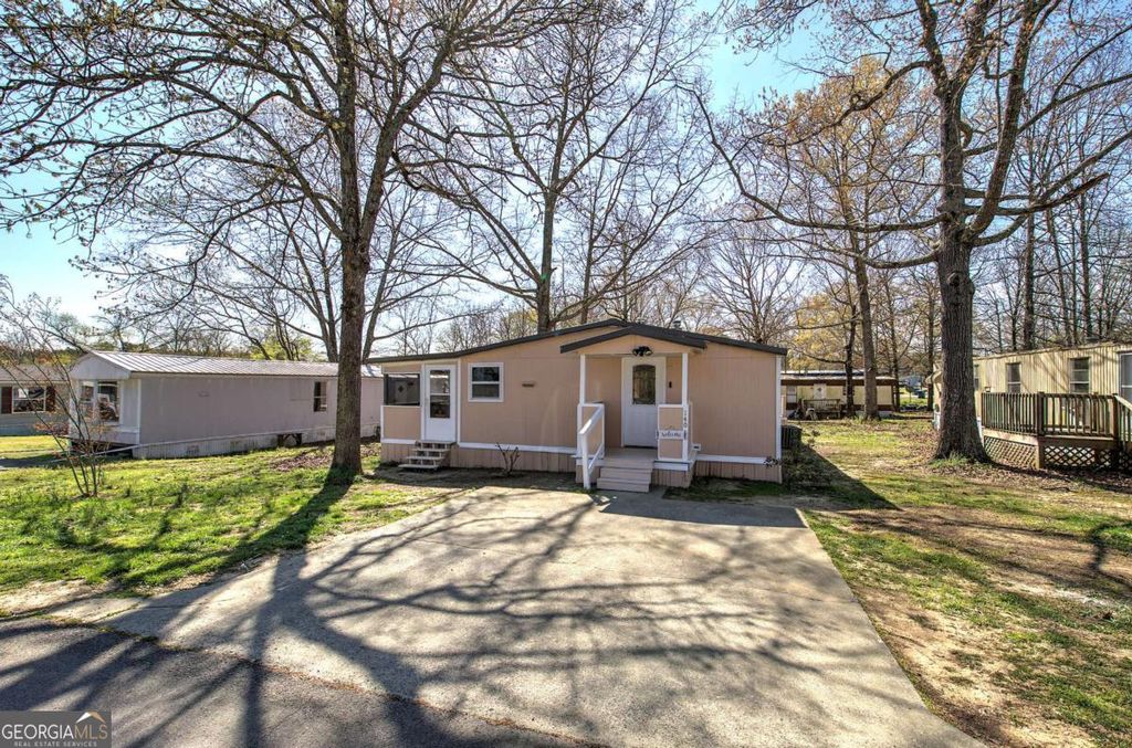 Photo of 140 Rising Farm Trail NE Trl NE, Rome, GA 30165 (MLS # 10727154)