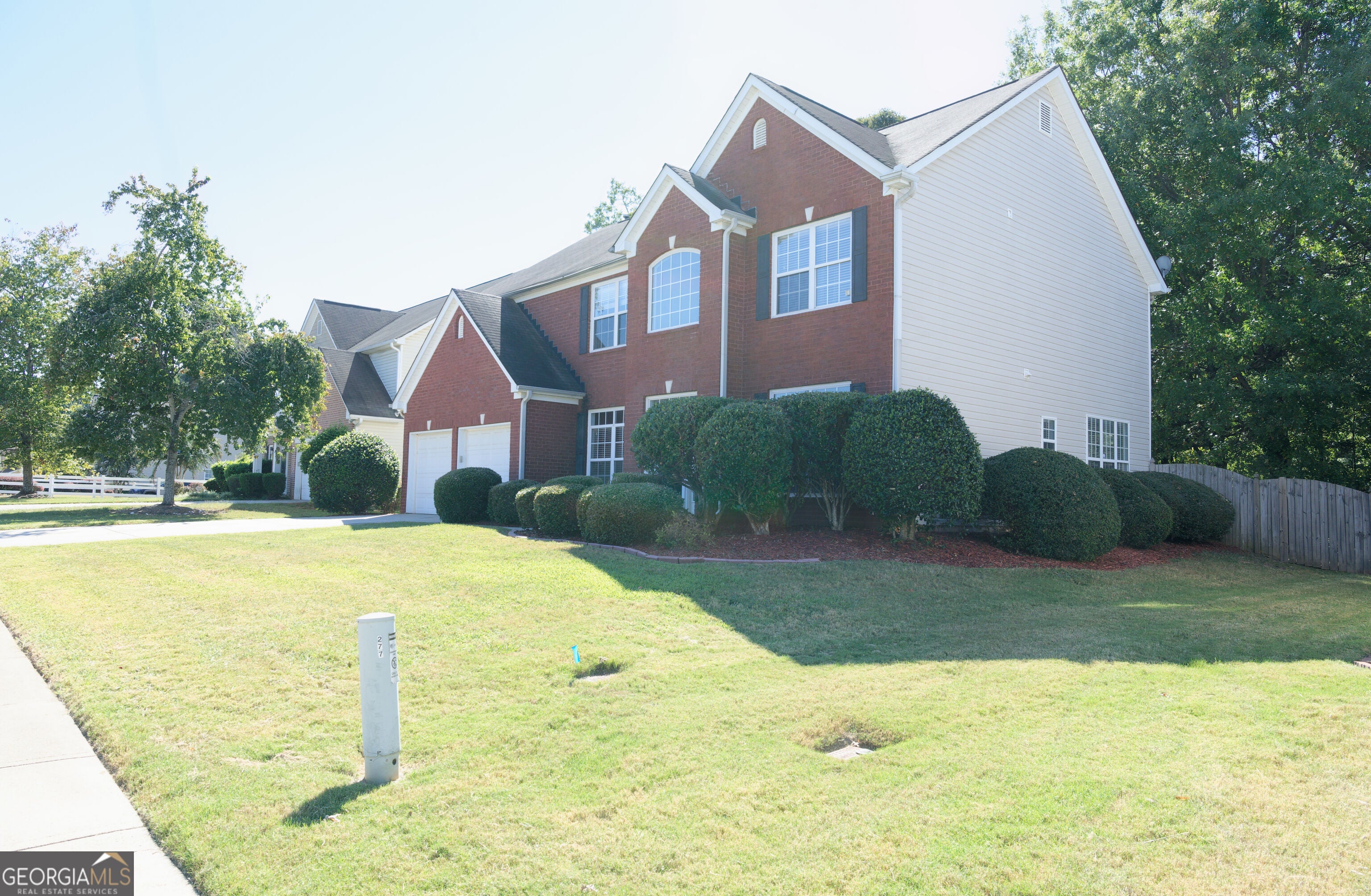 277 Winthrop LN