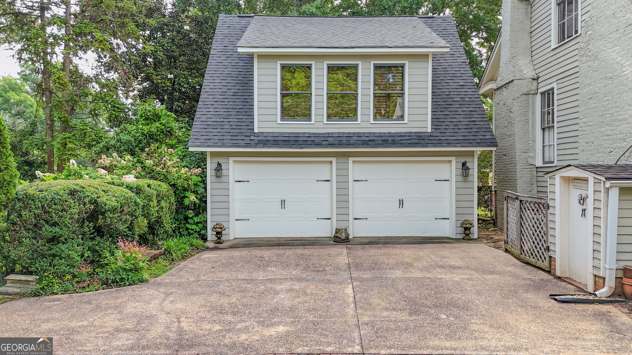 9 Temple AVE