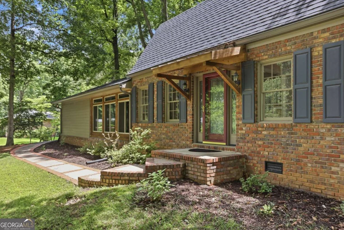 643 Grove Parkway Pkwy SE