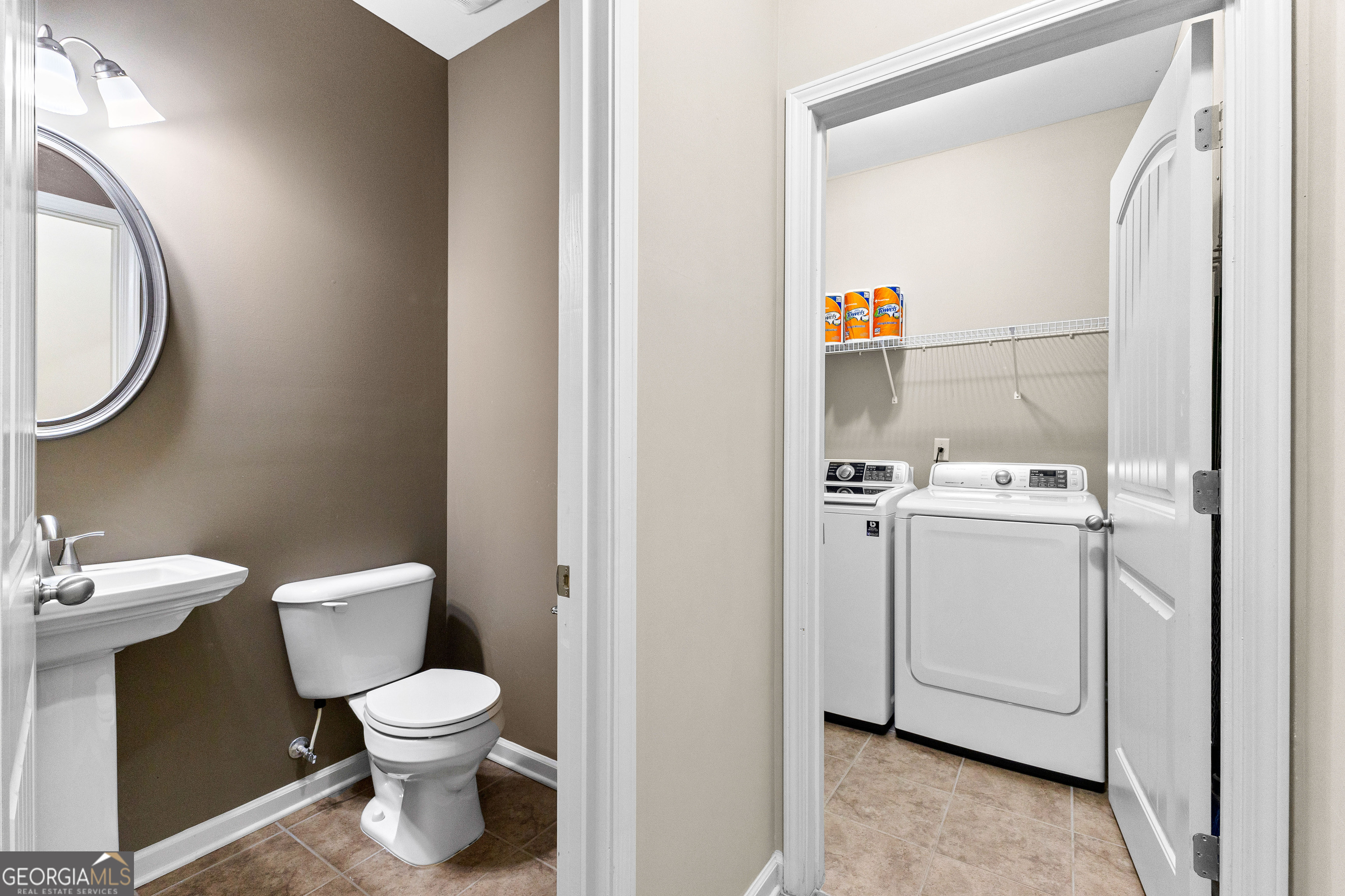 Newnan, Georgia 30263, United States, 4 Bedrooms Bedrooms, ,3 BathroomsBathrooms,Residential,Pending,27802