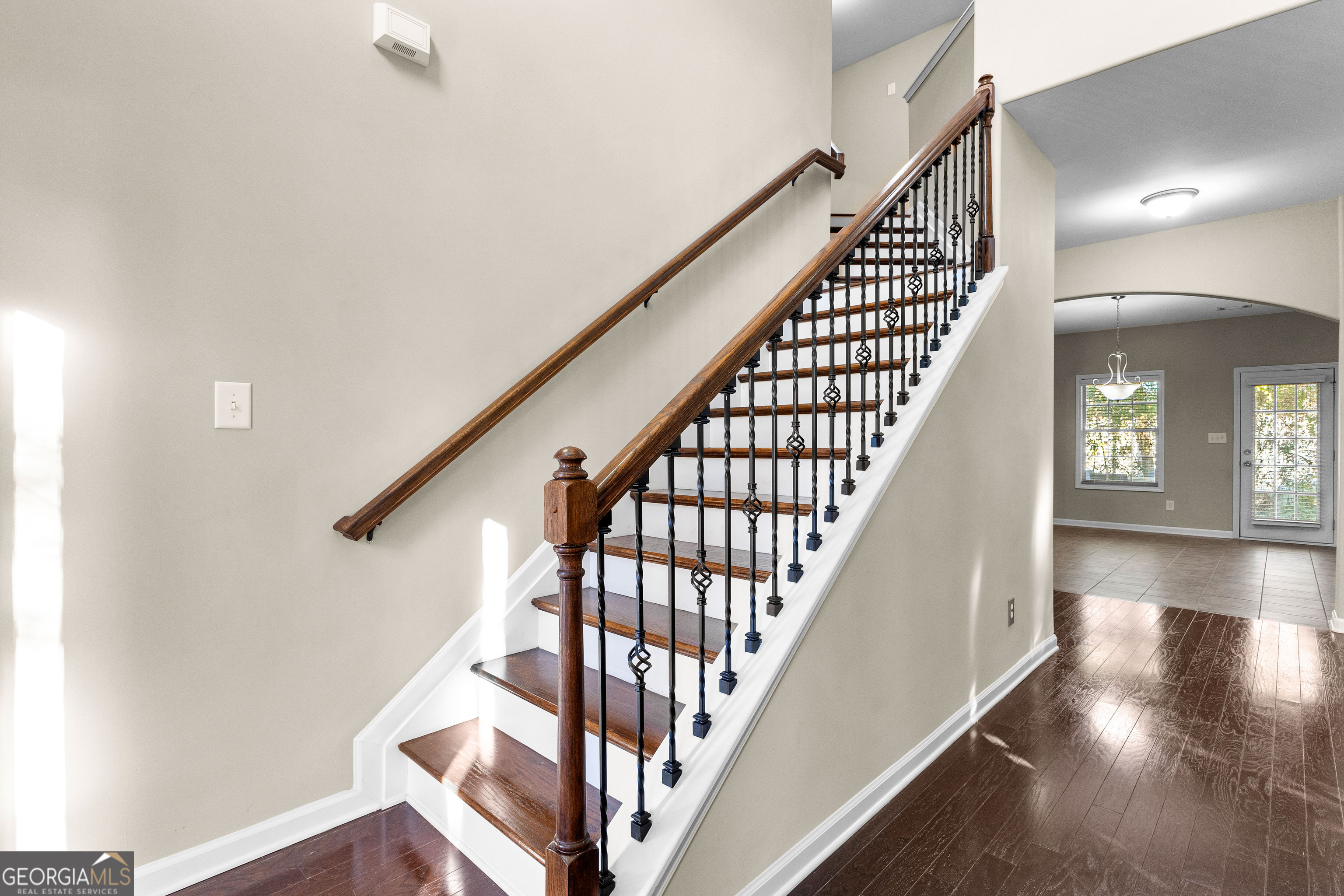 Newnan, Georgia 30263, United States, 4 Bedrooms Bedrooms, ,3 BathroomsBathrooms,Residential,Pending,27802