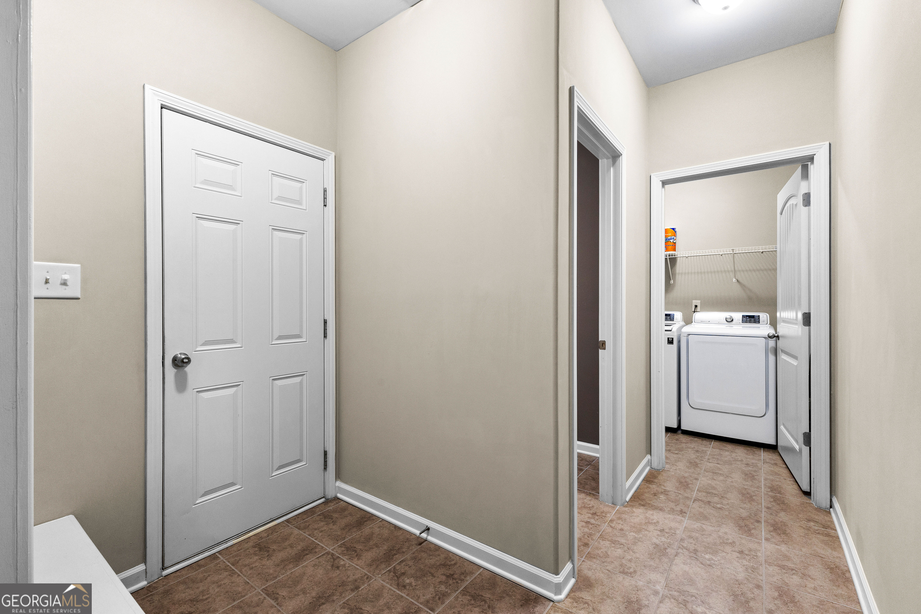 Newnan, Georgia 30263, United States, 4 Bedrooms Bedrooms, ,3 BathroomsBathrooms,Residential,Pending,27802