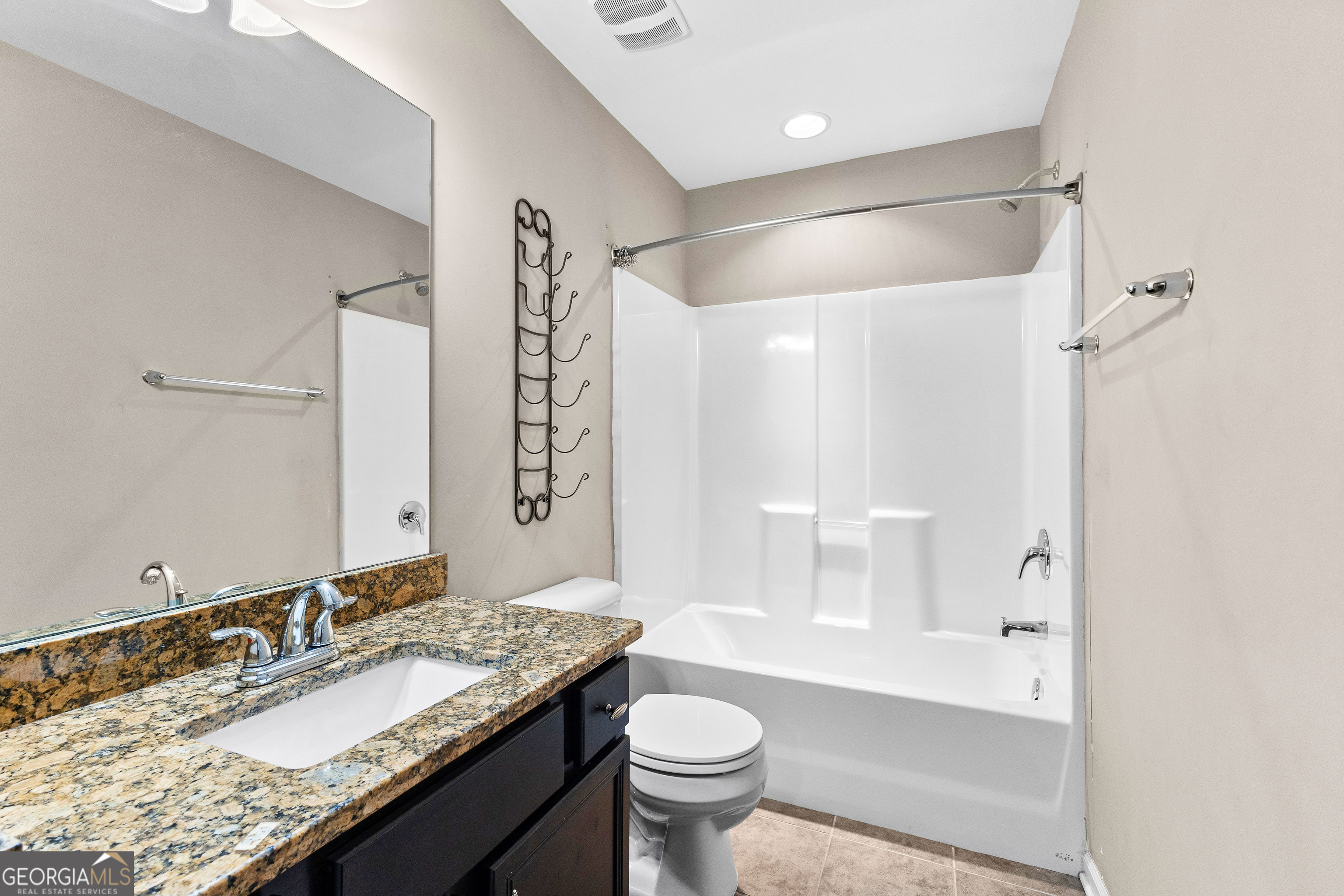 Newnan, Georgia 30263, United States, 4 Bedrooms Bedrooms, ,3 BathroomsBathrooms,Residential,Pending,27802