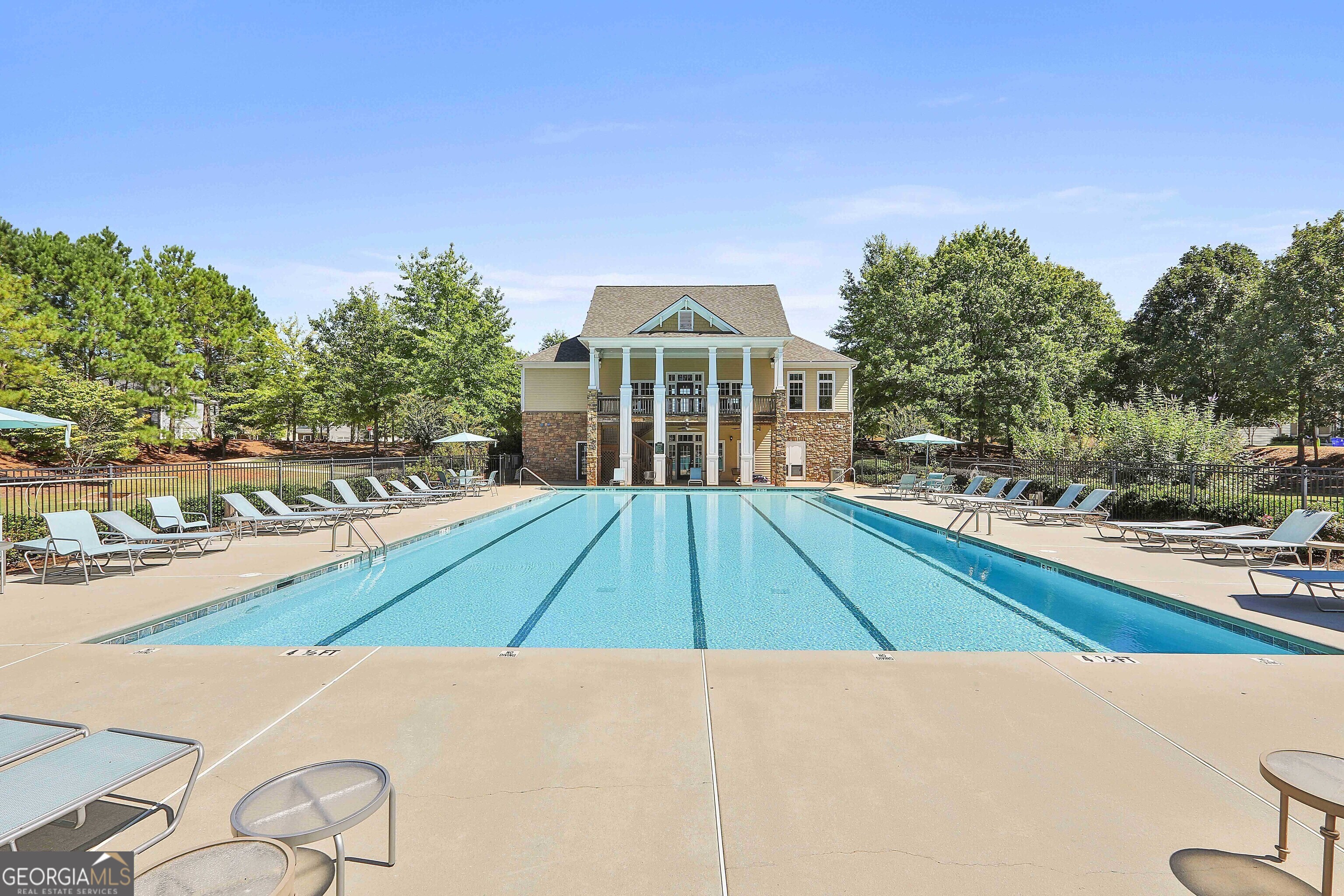 Newnan, Georgia 30263, United States, 4 Bedrooms Bedrooms, ,3 BathroomsBathrooms,Residential,Pending,27802