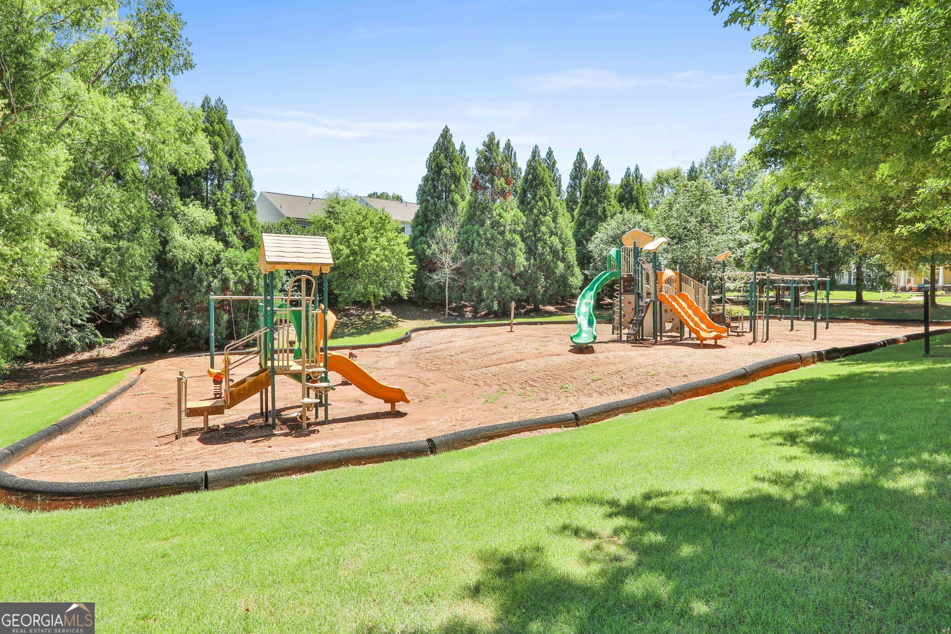 Newnan, Georgia 30263, United States, 4 Bedrooms Bedrooms, ,3 BathroomsBathrooms,Residential,Pending,27802