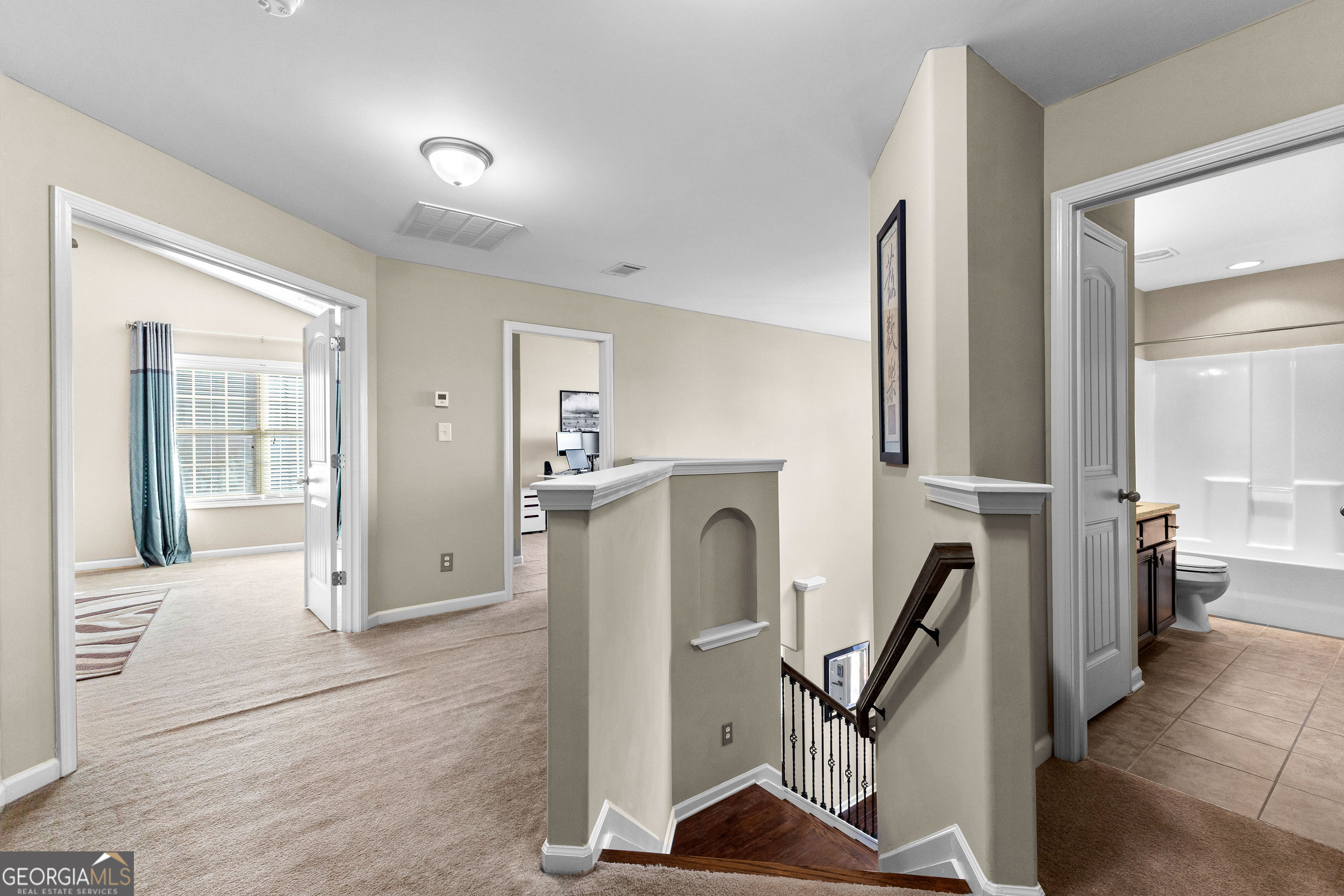 Newnan, Georgia 30263, United States, 4 Bedrooms Bedrooms, ,3 BathroomsBathrooms,Residential,Pending,27802