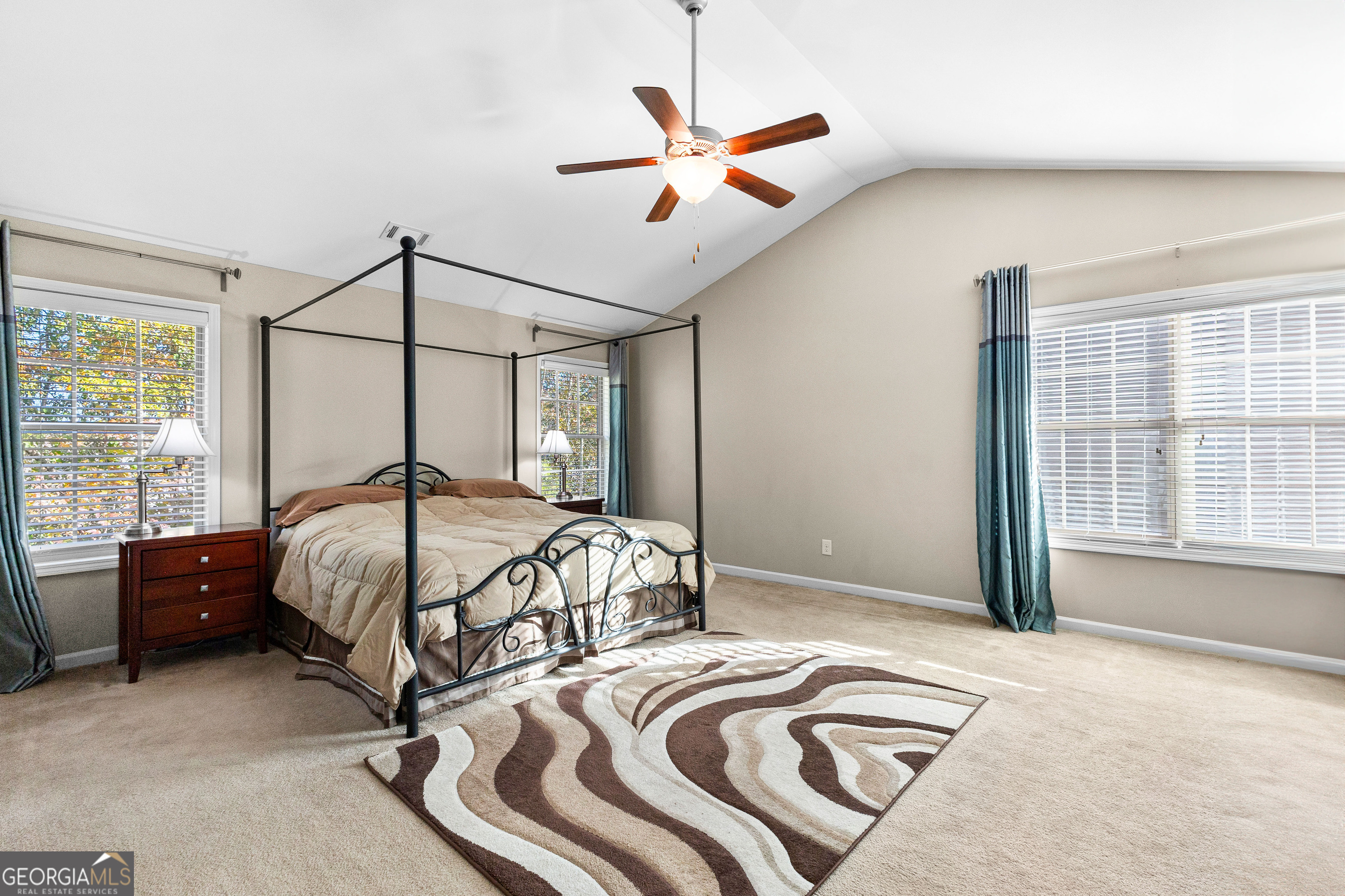 Newnan, Georgia 30263, United States, 4 Bedrooms Bedrooms, ,3 BathroomsBathrooms,Residential,Pending,27802