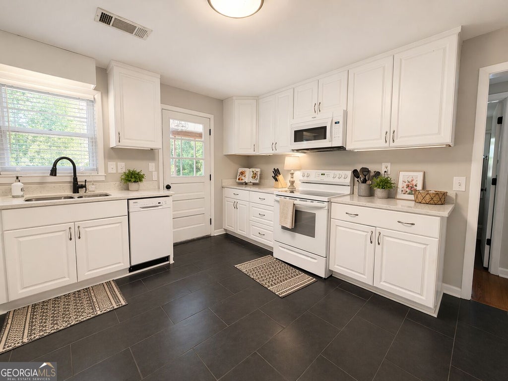 Photo of 1021 Old Bishop Road, Bishop, GA 30621 (MLS # 10854282)