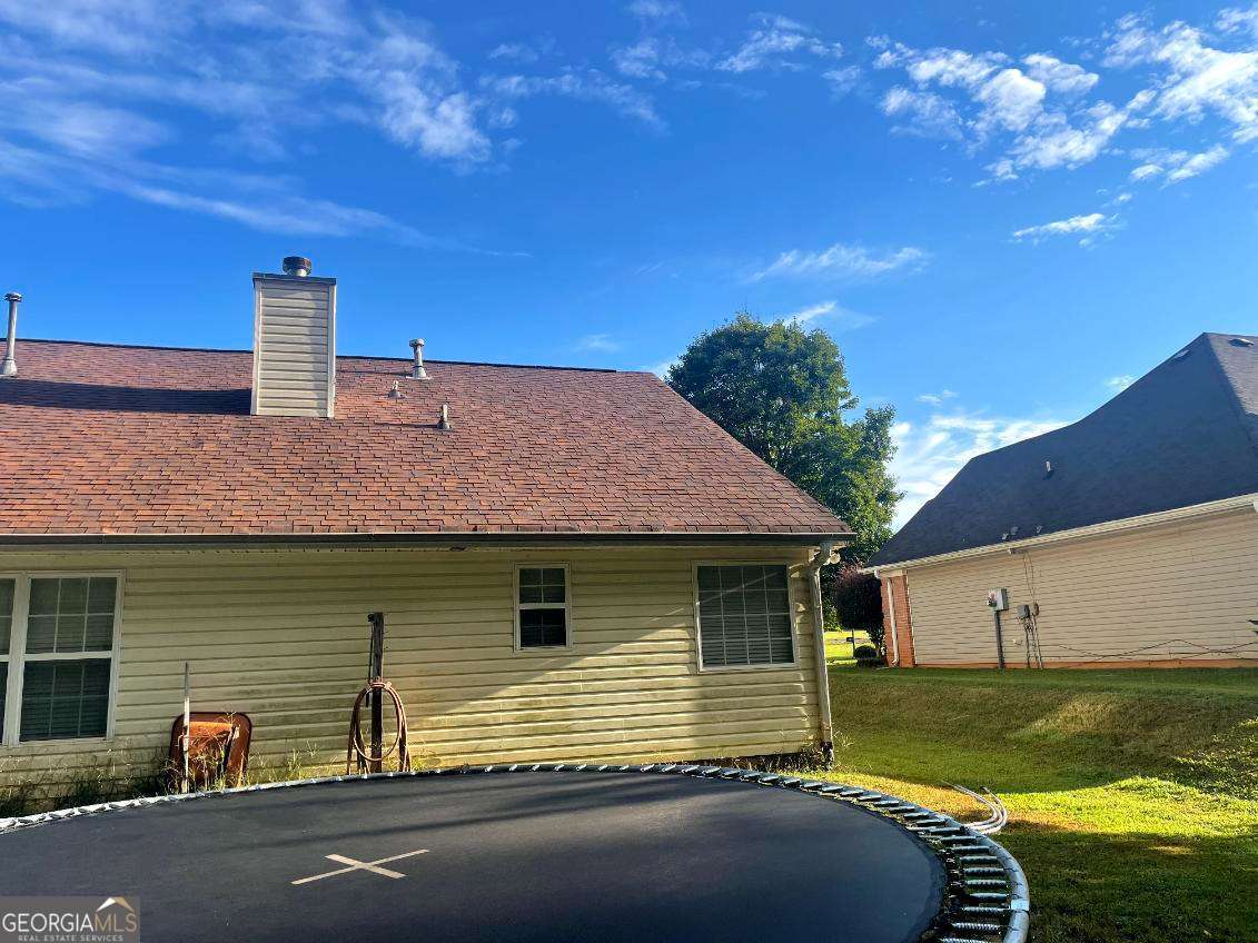 Fantastic opportunity for anyone looking to get a low maintenance home in a fantastic area for a great price!! This well maintained 3 bedroom, 2 bathroom, 2170 square foot home offers a spacious layout making for an inviting welcome for you to come home to and a beautiful large kitchen that would be great for entertainers or those that like to host. This property would be a great fit for any first time home buyers or anyone looking for a house with a little more space and peace of mind!! Whatever your needs are this property will be a great fit!!