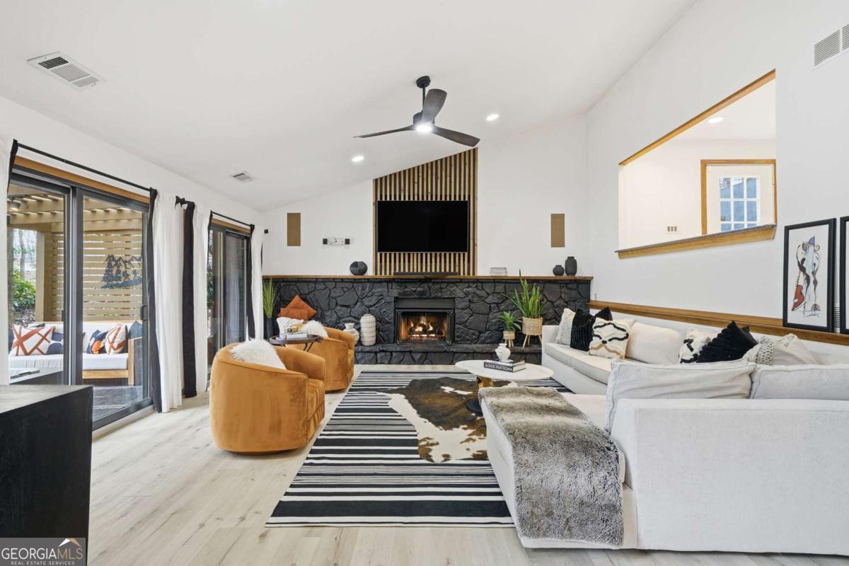 4256 Loch Highland PKWY NE