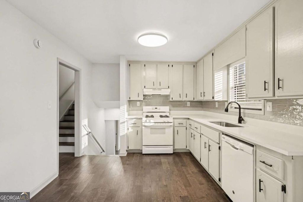 Photo of 1723 Hickory Grove Trail NW, Acworth, GA 30102 (MLS # 10704238)