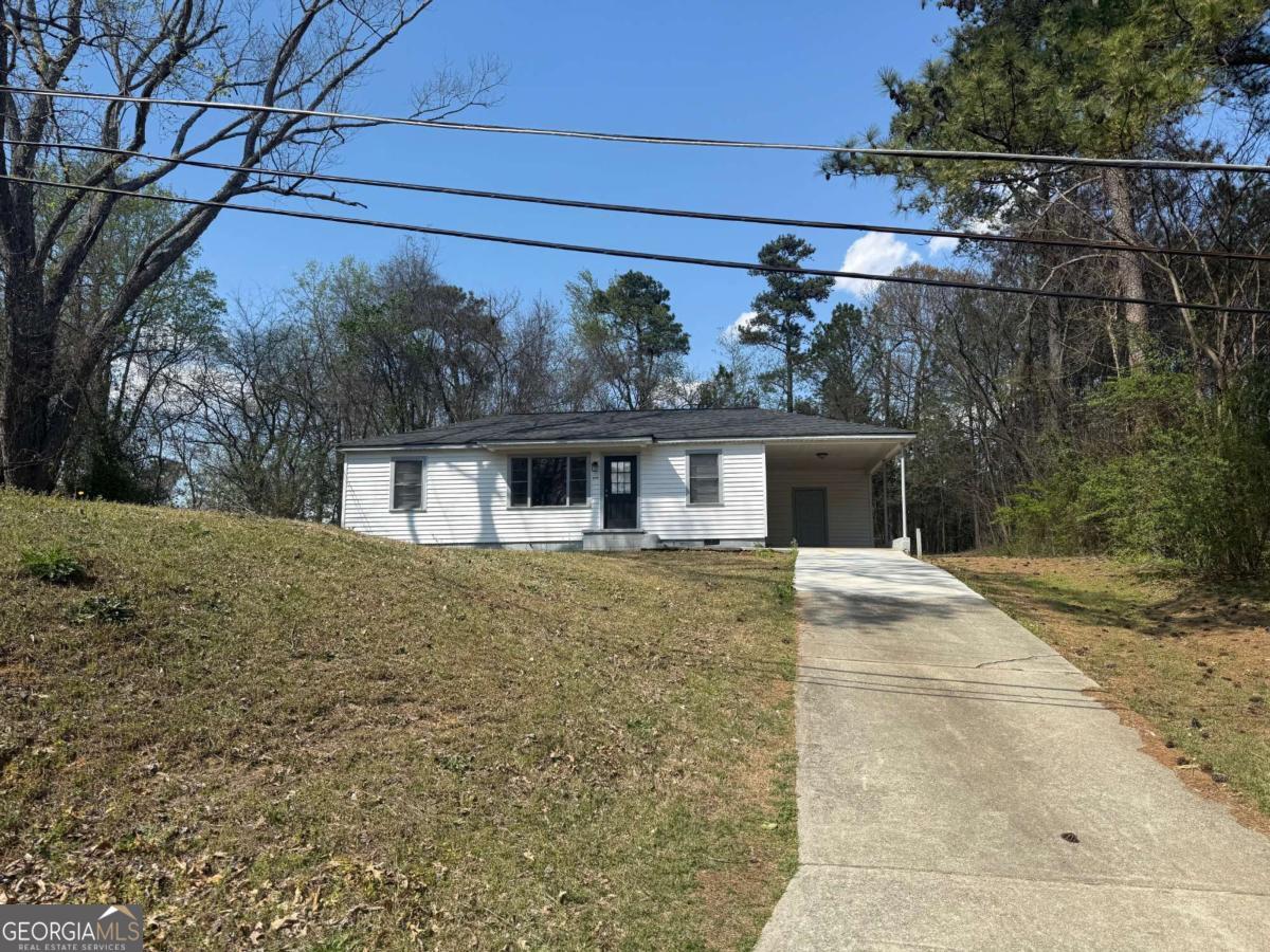 Very Clean, ranch (one level) 3bedroom, 1 bath home for rent or rent to own. Great location, walk to shopping and dining. Vacant on supra lockbox.