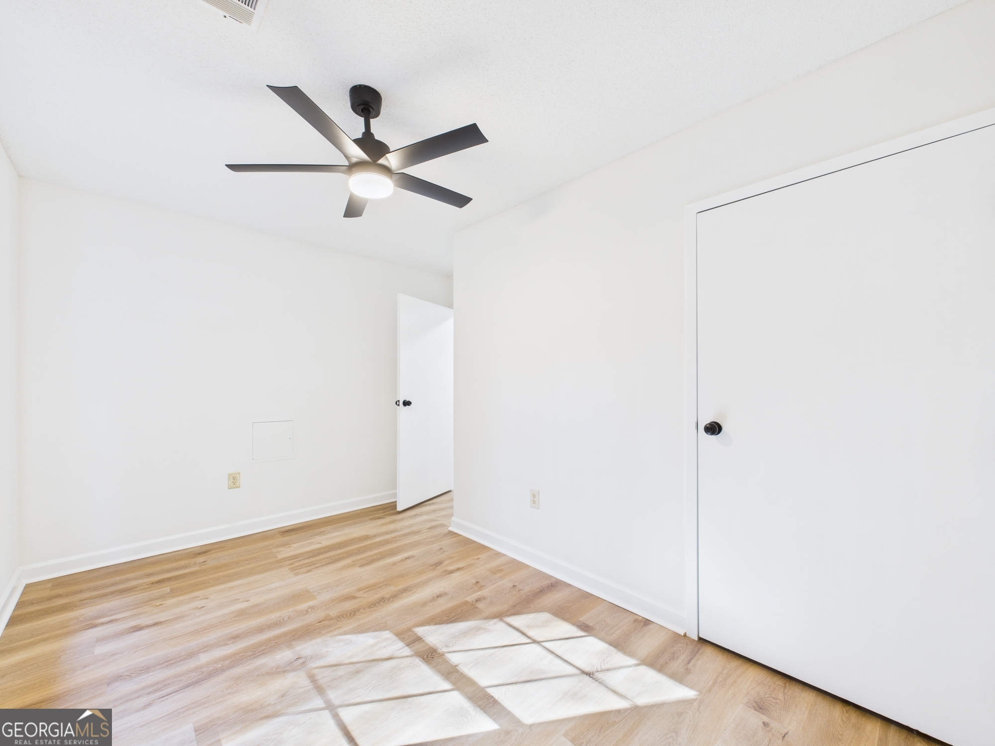 Bellevue Villa Crest - Residential