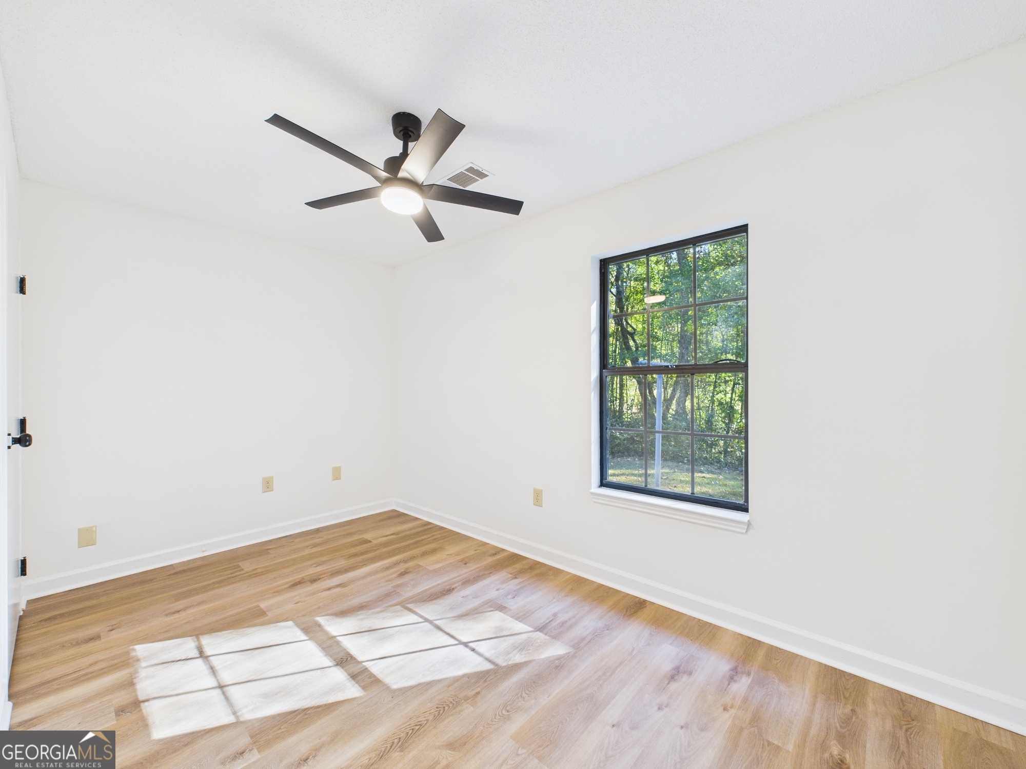 Bellevue Villa Crest - Residential