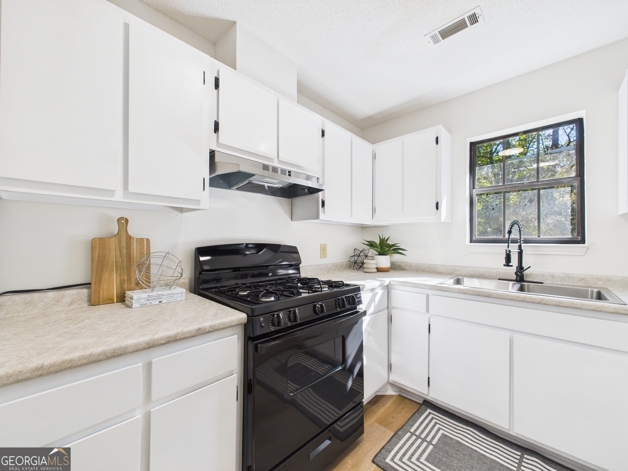 Bellevue Villa Crest - Residential