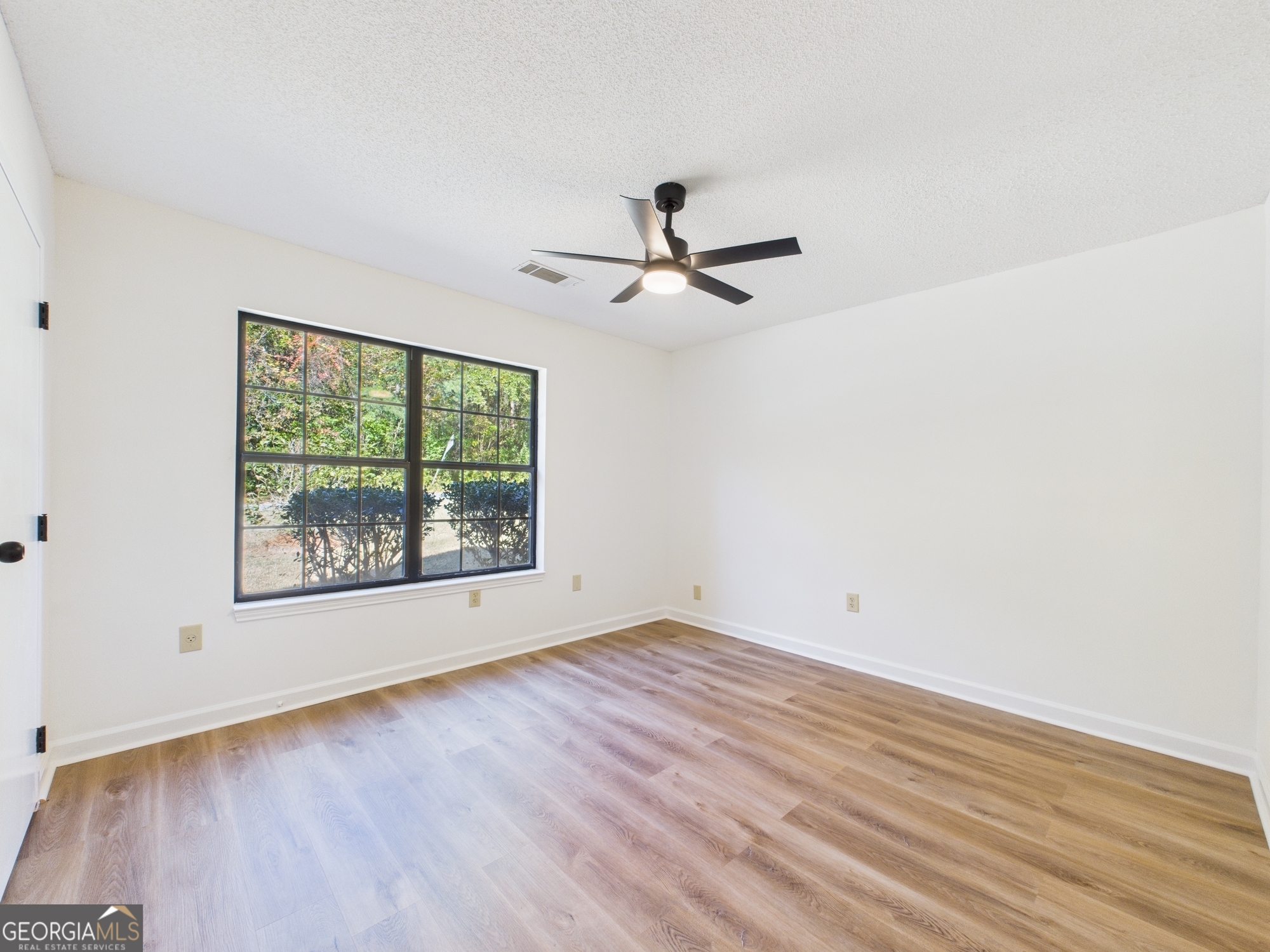 Bellevue Villa Crest - Residential